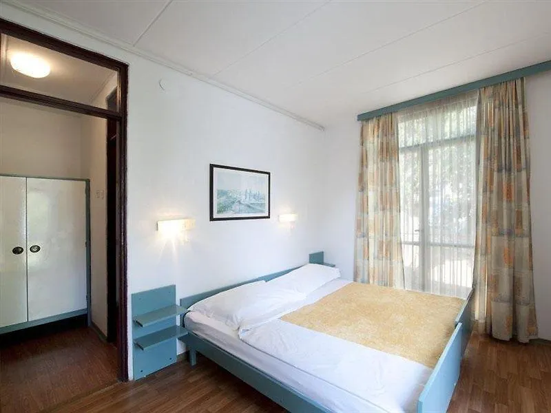 Apartments Astra Plava Laguna 0*, Porec Croatia